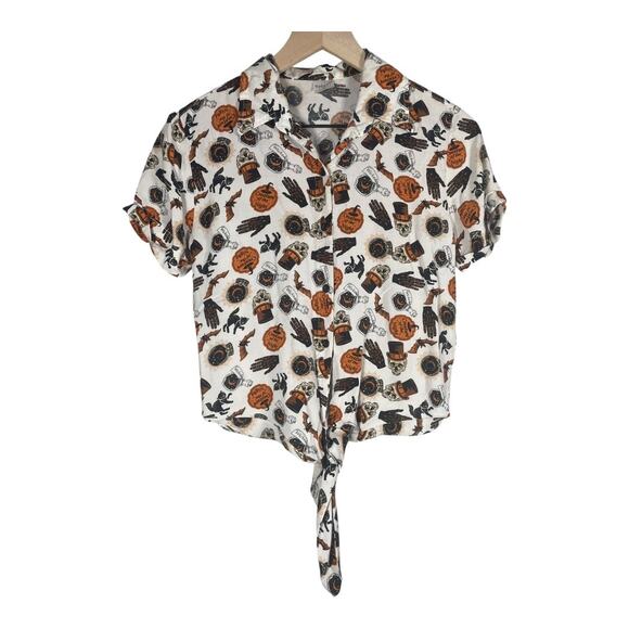 Spirit Halloween Store Tops - Spirit Halloween Women’s Icon Short Sleeve Button Shirt With Tie Front Small